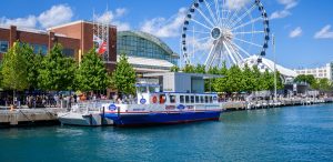 navy pier shopping district